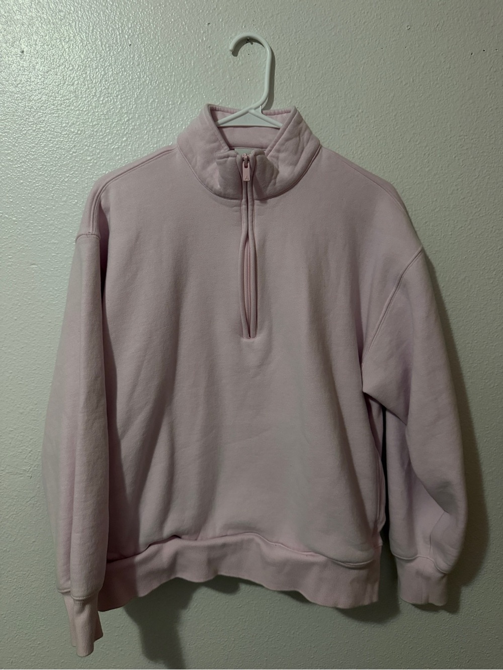 Aritzia Men's Pale Pink Quarter-Zip Sweatshirt